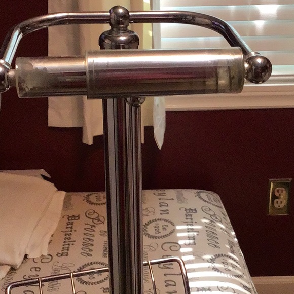 Bathroom Toilet paper holder. - Picture 3 of 4